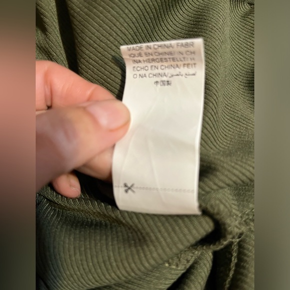 Olive Green Women’s Wide Leg Flowy Back Zip Jumpsuit With Pockets Size M NWT’s - Picture 5 of 8